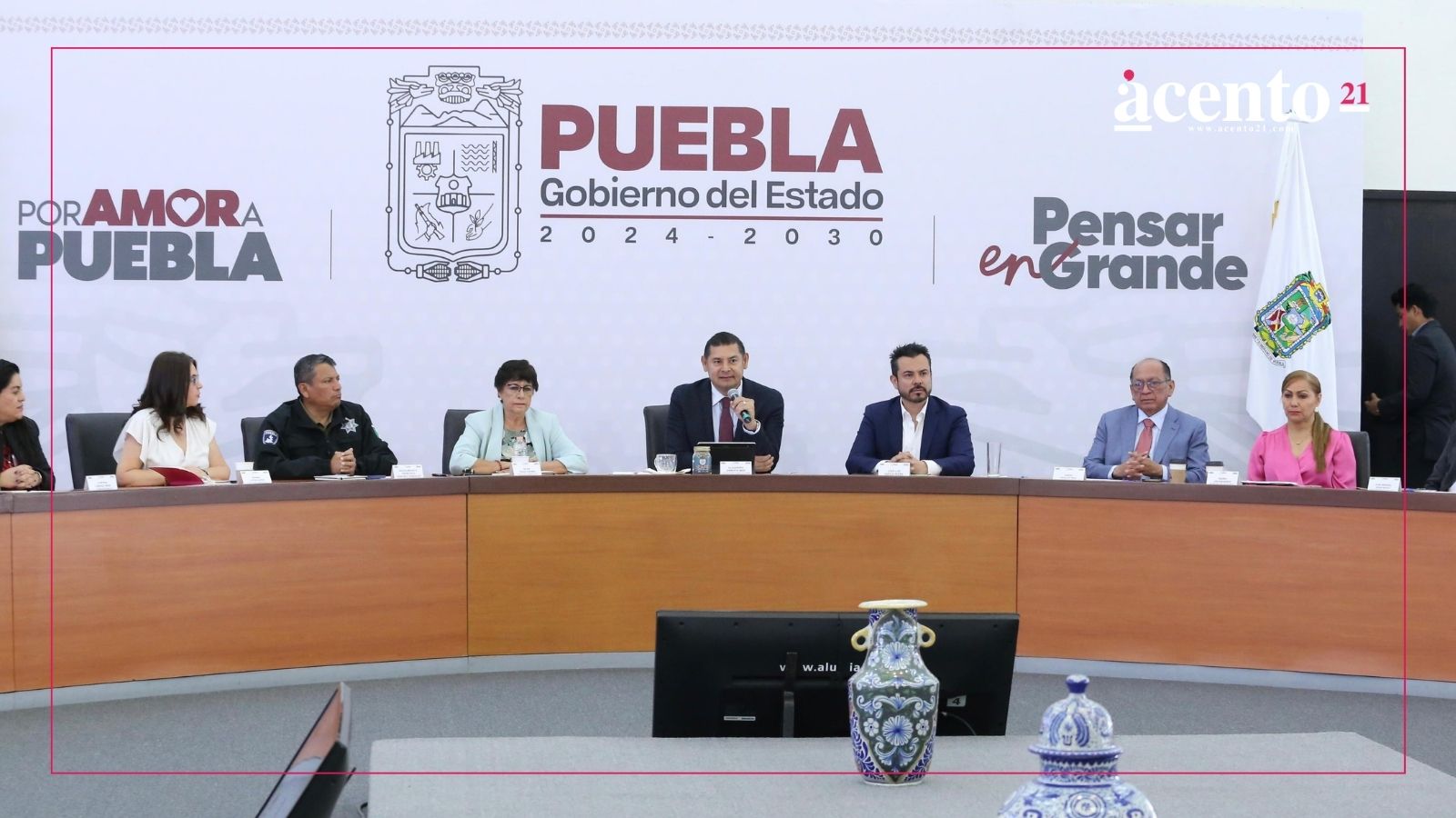 En Puebla se impulsa un transporte con legalidad y sin corrupción: Armenta llama a alcaldes a respetar la ley En Puebla se impulsa un transporte con legalidad y sin corrupción: Armenta llama a alcaldes a respetar la ley