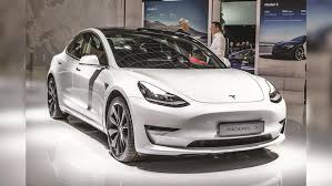  Tesla (que convirtió los autos eléctricos en símbolo de estatus).  