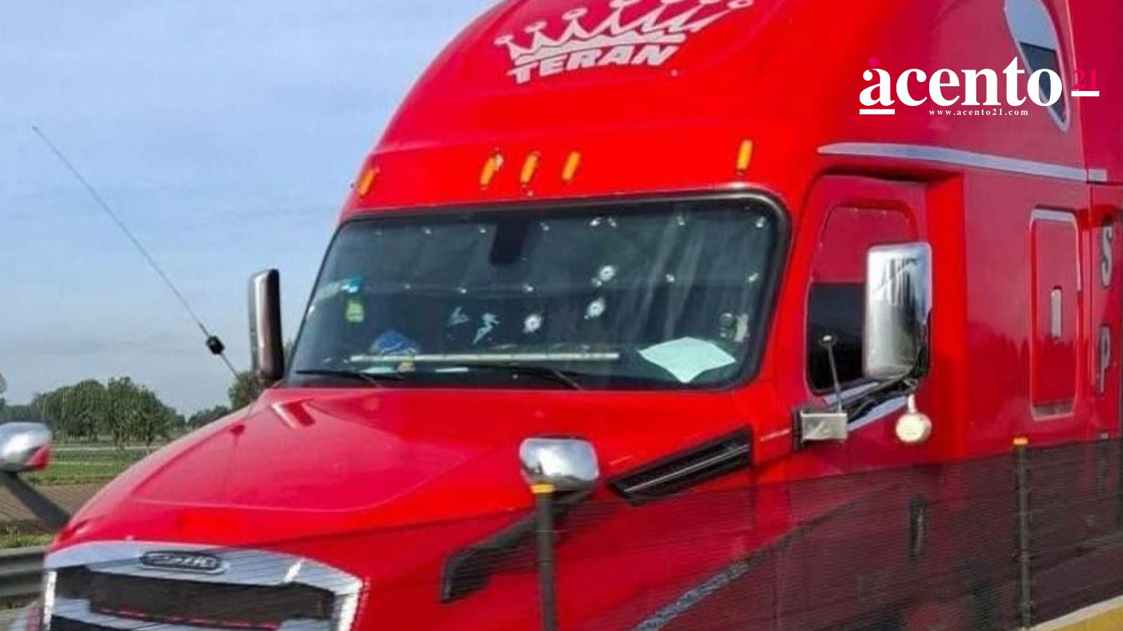 Atacan a balazos un tráiler en la Puebla-Orizaba