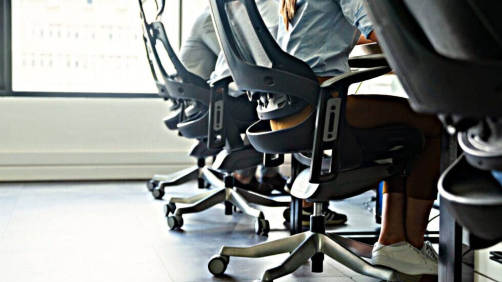 Comisión aprueba Ley Silla en Puebla para trabajadores de gobierno