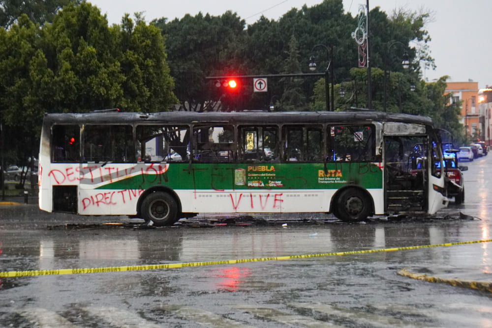 Armenta responsabiliza a líder de la 28 de Octubre por quema de unidad de RUTA en Bulevar 5 de Mayo