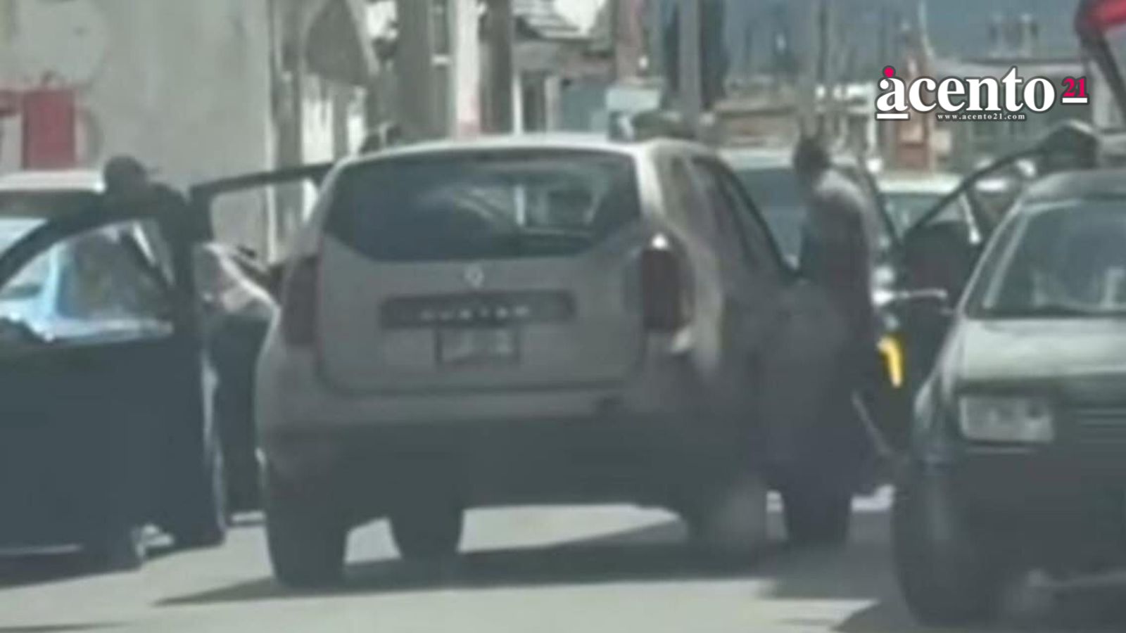 Levantan a hombre en Acajete frente a su esposa y bebé