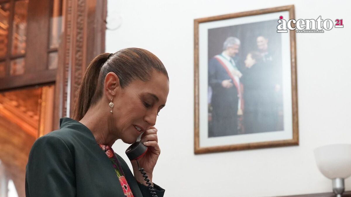 ¿Por qué Claudia Sheinbaum guarda una foto de López Obrador con la banda presidencial (1)