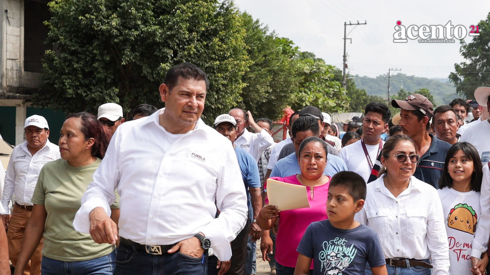 Armenta exhorta a alcaldes de Puebla a destinar presupuesto para prevención y reparación de caminos