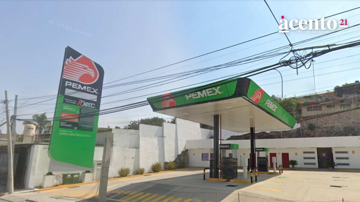 Motociclista armado asalta a despachador de gasolinera en Clavijero1