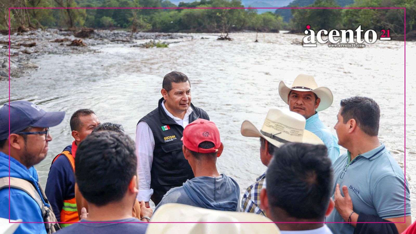 Armenta recorre Chicontla tras desbordamiento de río; 10 viviendas resultaron afectadas