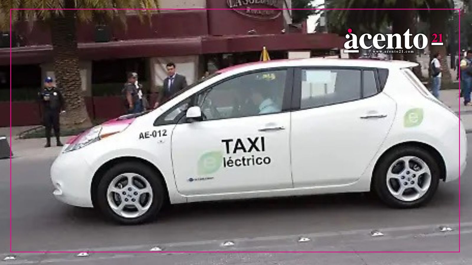 Anuncia Armenta apoyos para cambio de taxis eléctricos en Puebla