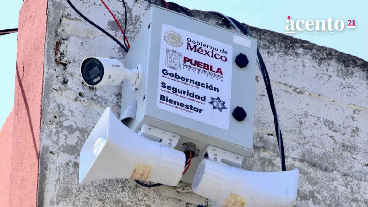 Entregan Alarmas Vecinales en Loma Bella; van 1,261 en zona conurbada de Puebla