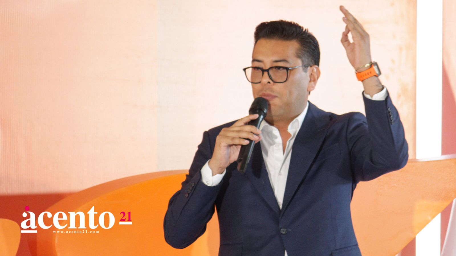 Néstor Camarillo perfila a MC rumbo a 2027 en Puebla