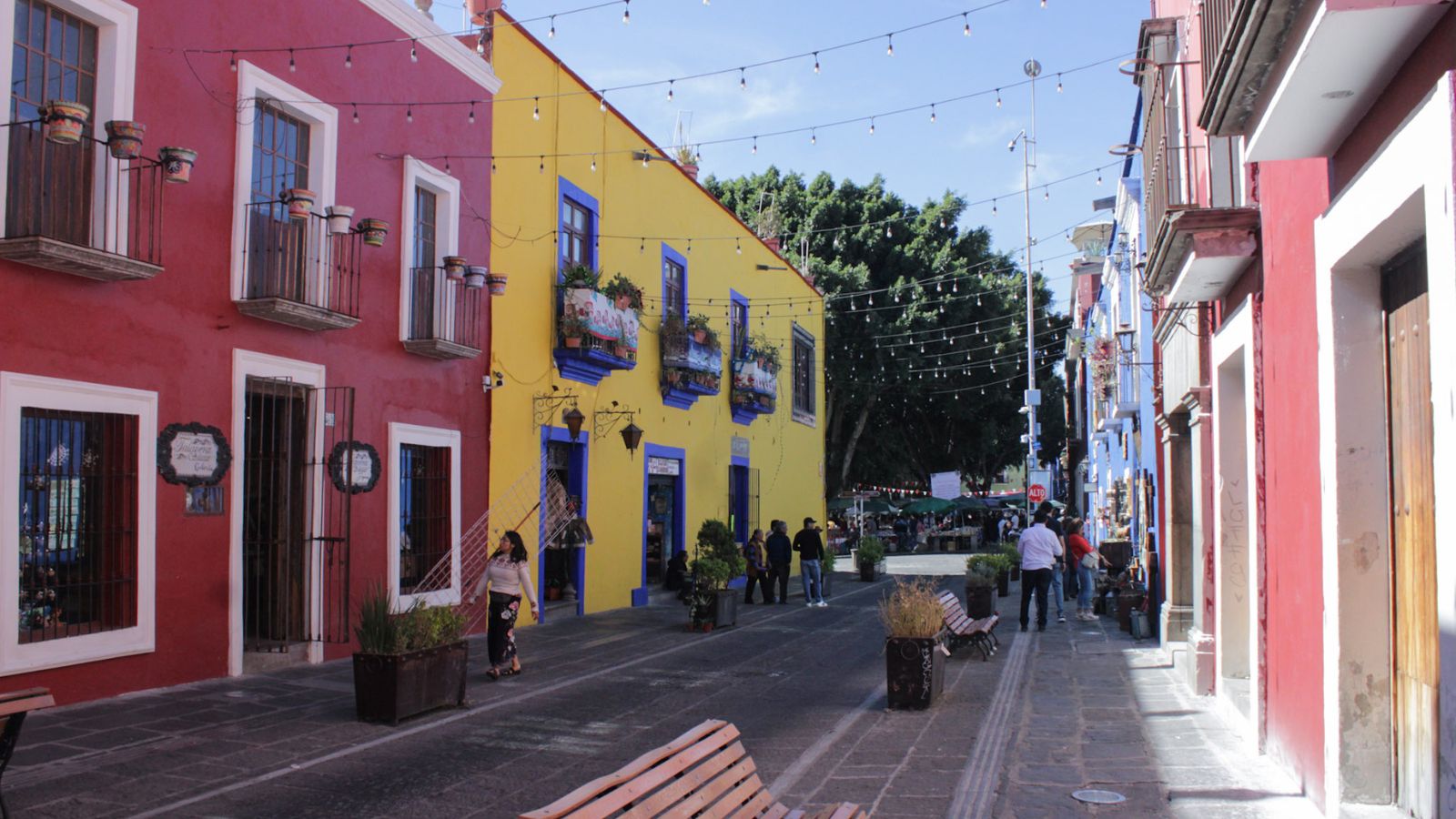 El Ayuntamiento de Puebla analiza peatonalizar el Callejón de Los Sapos para brindar espacios más accesibles para el turismo en la zona.