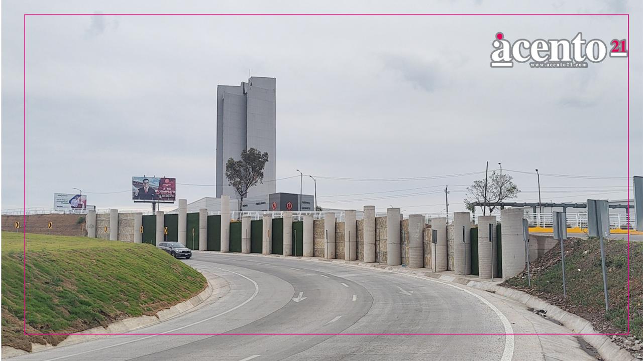Colocarán iluminación temática en bajo puentes de Puebla