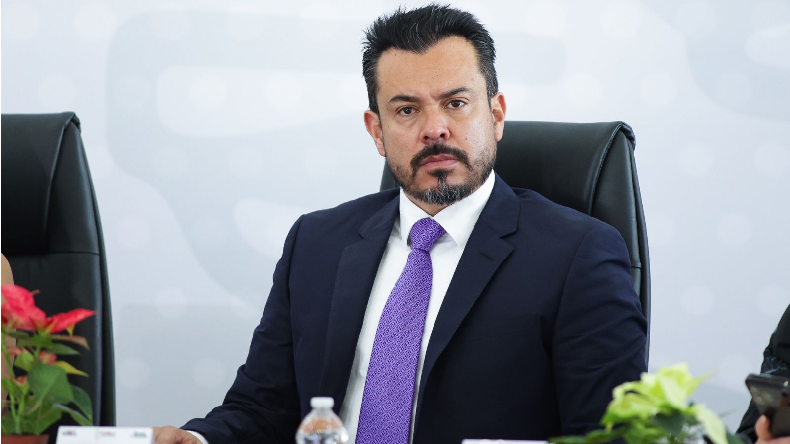 Gobernador Alejandro Armenta mantiene actividades pese a lesión en la espalda: García Parra