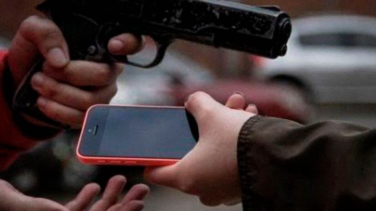 Asaltan a persona en Vista del Valle con arma de fuego