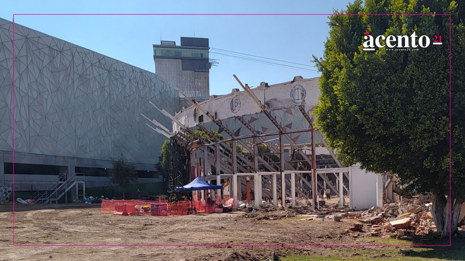 Inicia demolición de El Relicario para construir Forum Pensar en Grande