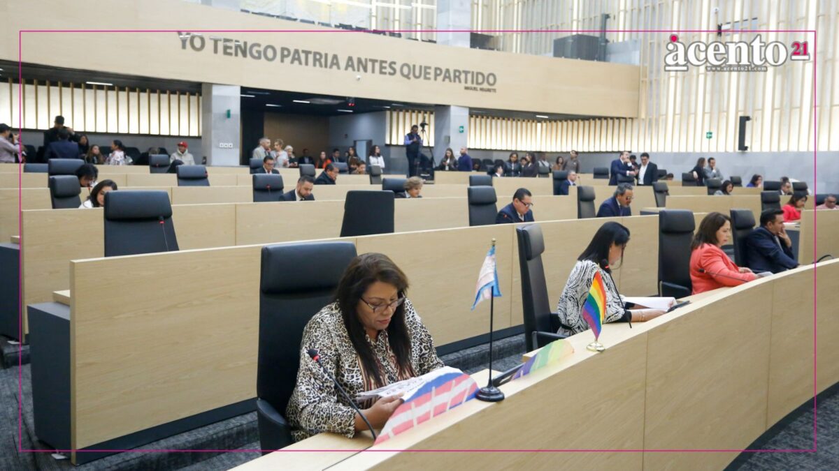 Congreso abrirá debate sobre uso de celulares y redes sociales en menores; convocarán a maestros y padres de familia