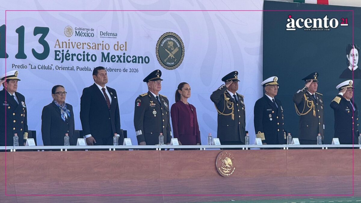 Claudia Sheinbaum reconoce a mujeres de la Sedena en aniversario del Ejército Mexicano desde Oriental