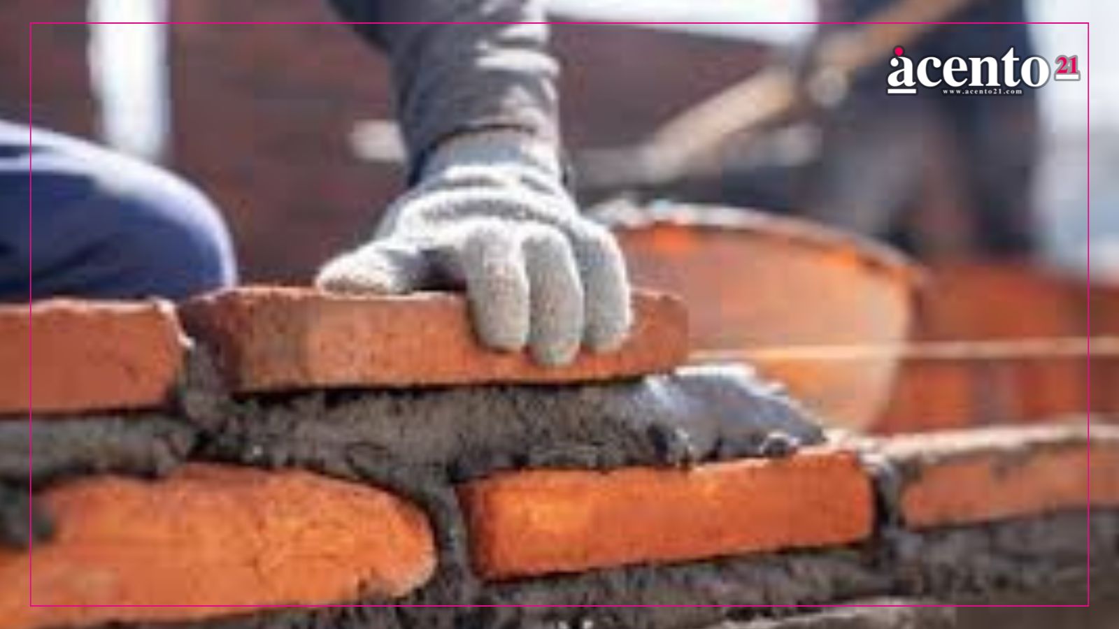 Albañil adolescente se lesiona tras caer de una obra en construcción en la colonia Reforma