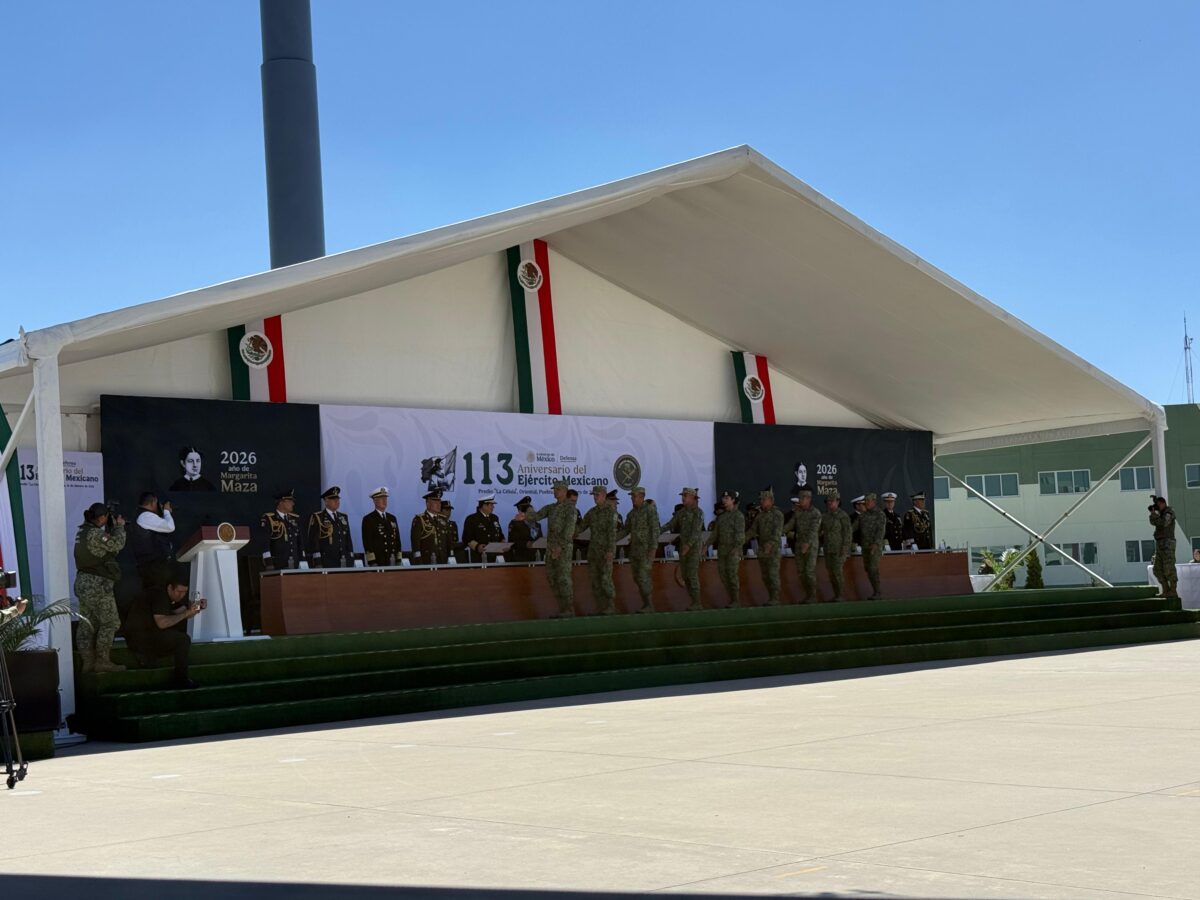 La presidenta de México, Claudia Sheinbaum Pardo, reconoció la labor de las mujeres que están en las filas de la Sedena en el marco del Aniversario del Ejército Mexicano.