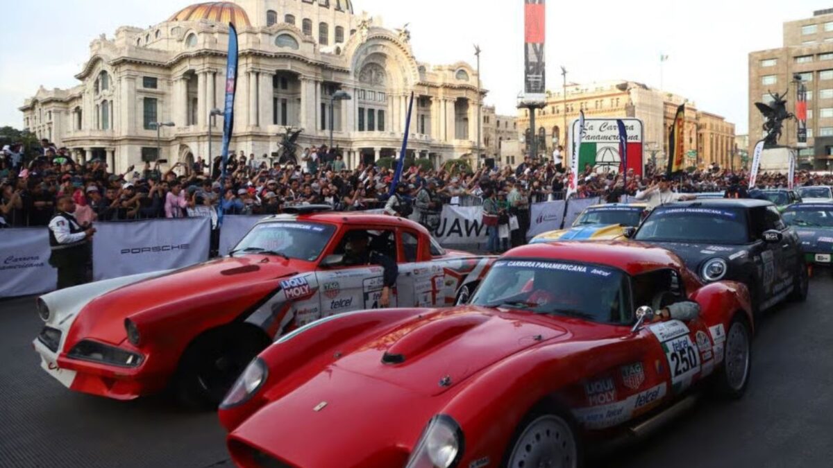 ¿Fan del automovilismo? Exhibirán autos de la Carrera Panamericana en Puebla este 10 de octubre 