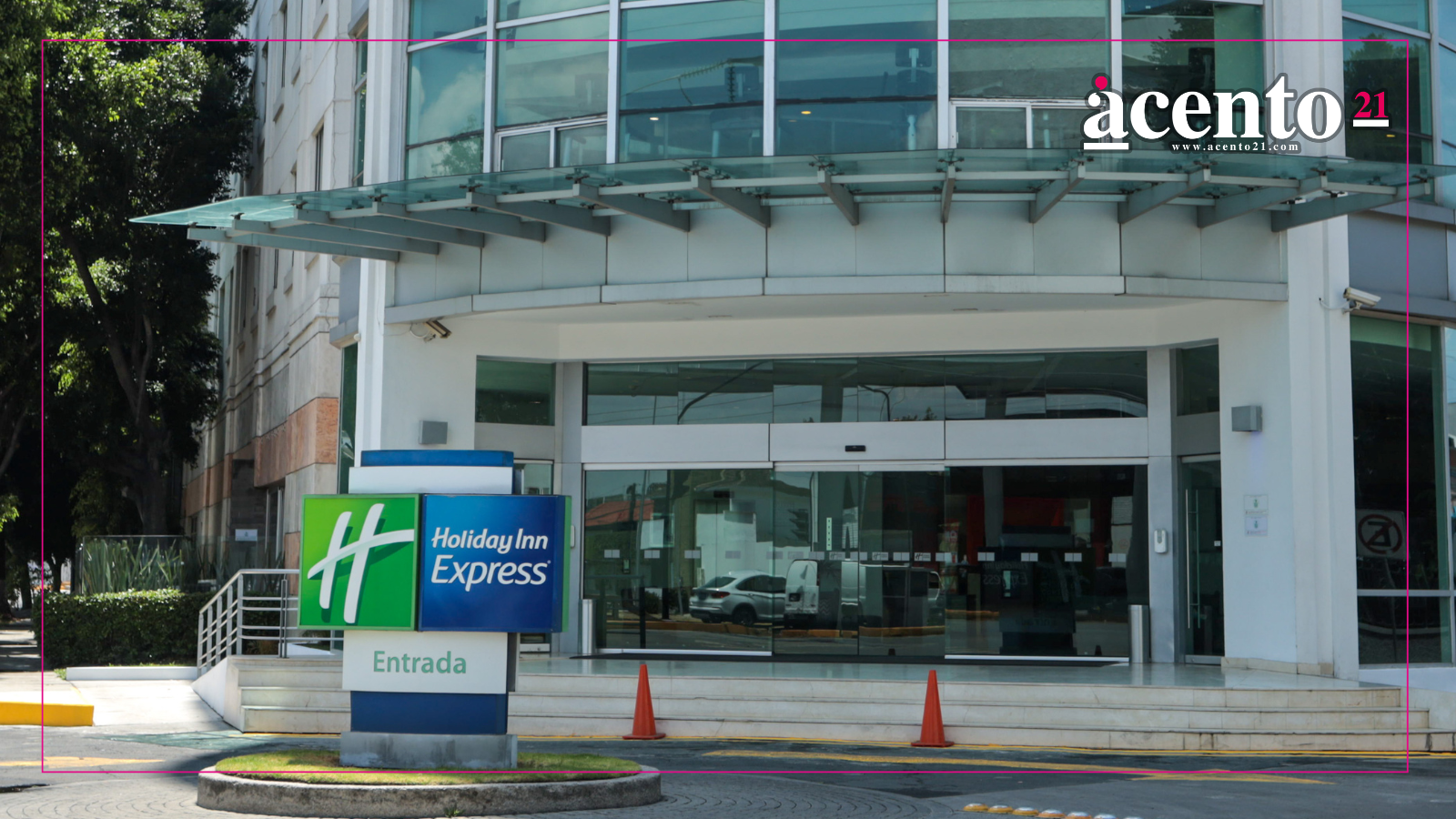 Extraño hallazgo en el hotel Holiday Inn en Puebla; localizan dos personas muertas y otra con vida en una habitación