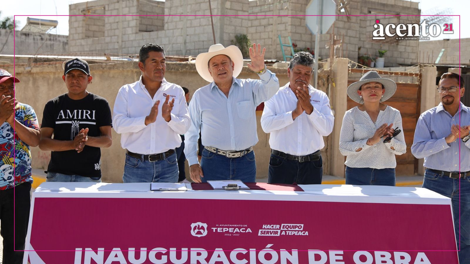 Inauguran en Tepeaca pavimentación con adocreto en la calle 9 Oriente de San Mateo Parra