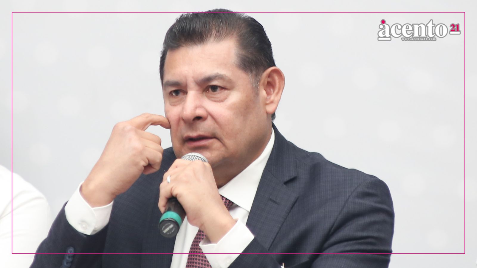 Pueden participar mientras no violen la ley: Armenta sobre interés de funcionarios en 2027