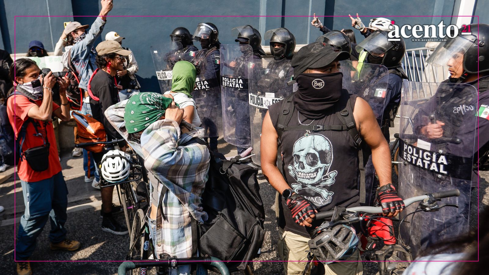 Ambientalistas en Puebla desatan caos en Casa Aguayo tras protesta; policía aclara que no accionó arma