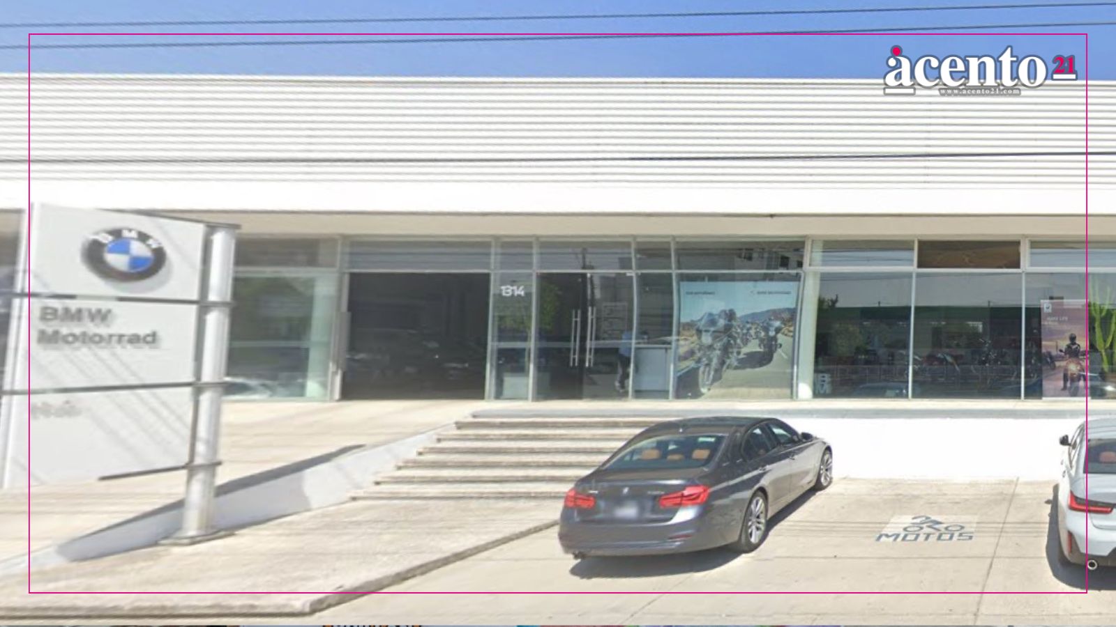 Se registra robo contra la agencia de motos BMW del Blvd Esteban de Antuñano; criminales se llevaron hasta los cascos