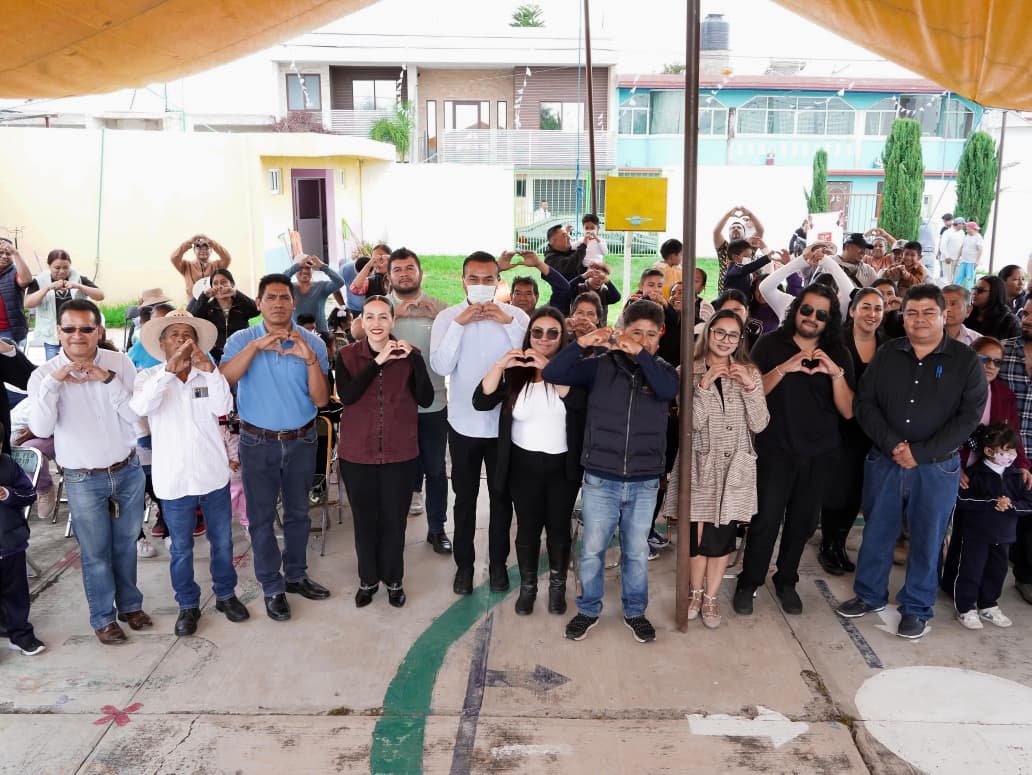 Roberto Solís sigue cumpliendo con la educación en Huejotzingo; inicia construcción de domo en el preescolar “Gandhi”.