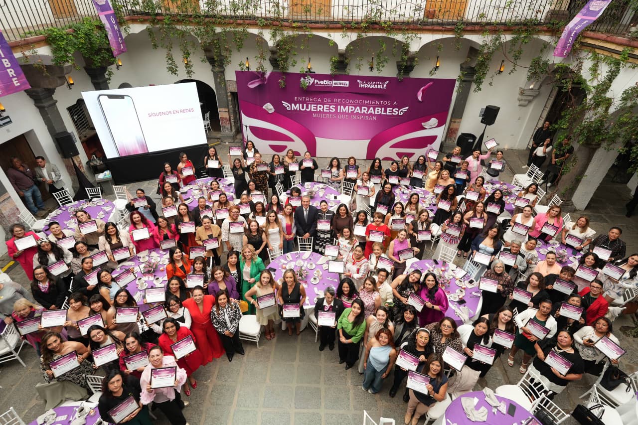 Ayuntamiento de Puebla reconoce a 110 mujeres por su liderazgo y aporte a la igualdad