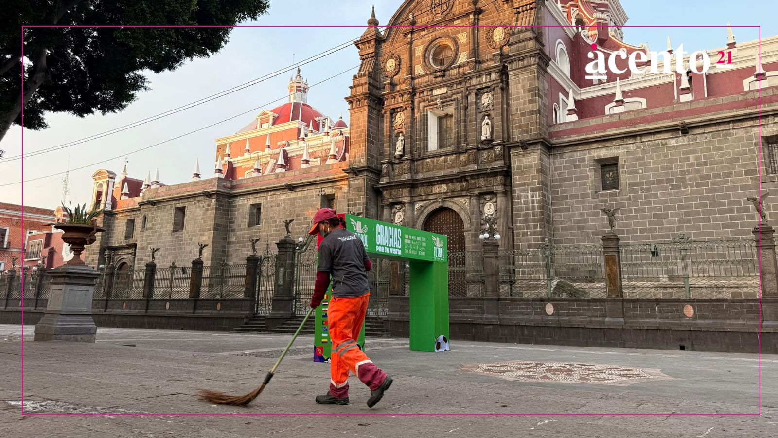 Gobierno de Pepe Chedraui mantiene limpios el Zócalo y la Avenida Juárez tras el encuentro entre México e Inglaterra