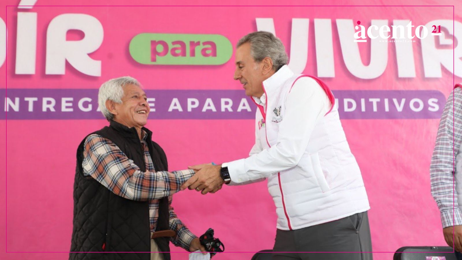 Pepe Chedraui entrega 50 aparatos auditivos para mejorar la calidad de vida de personas con discapacidad auditiva