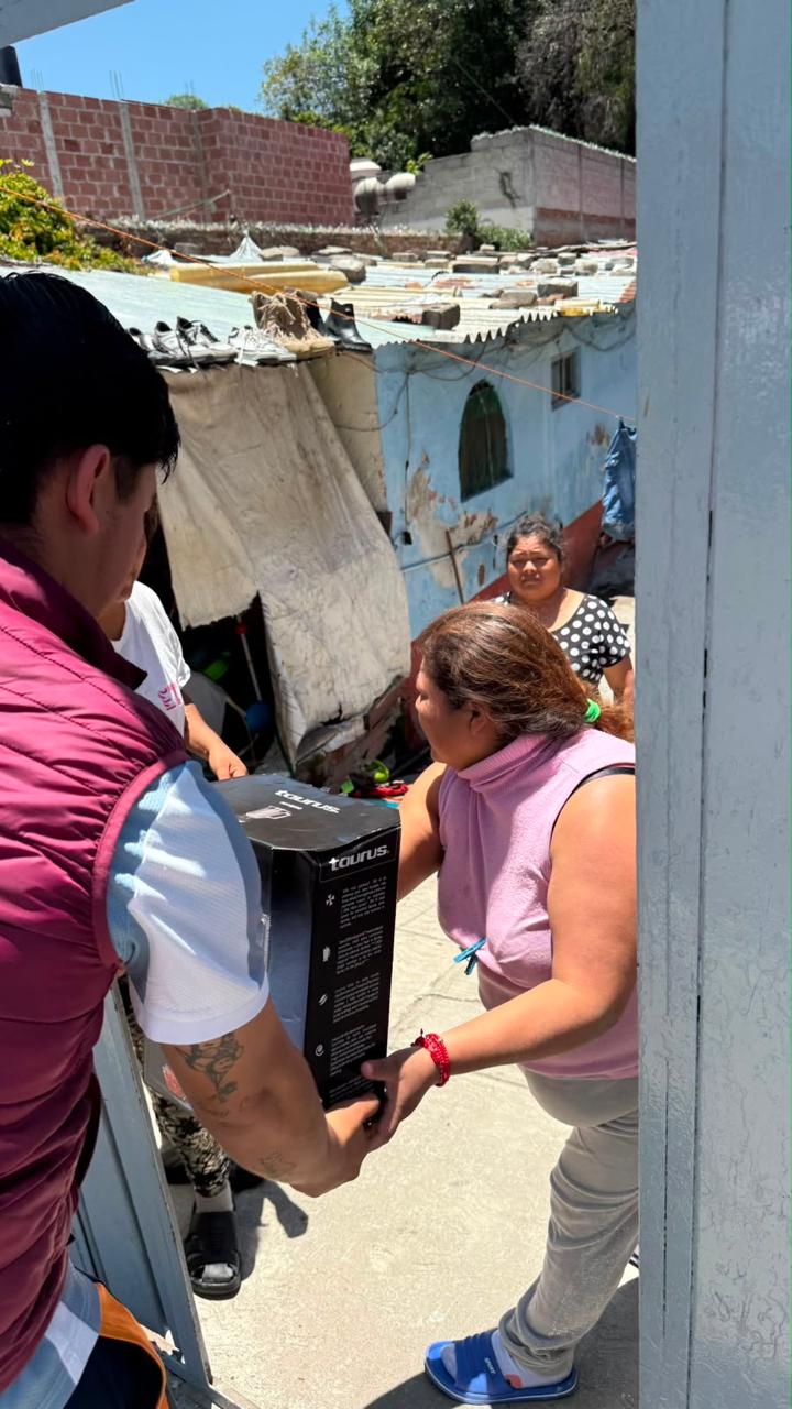 Continúa gobierno de Pepe Chedraui entrega de enseres a familias afectadas por la lluvia atípica
