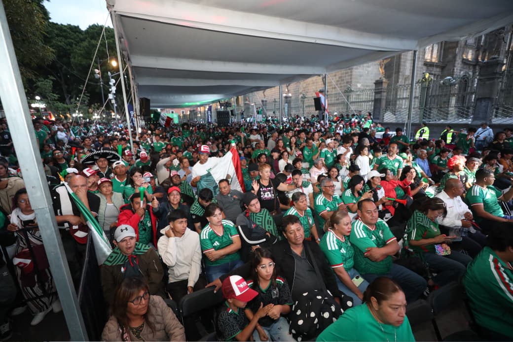 Más de 100 mil personas disfrutaron de las actividades en el Zócalo con “El Fútbol Se Vive Aquí”