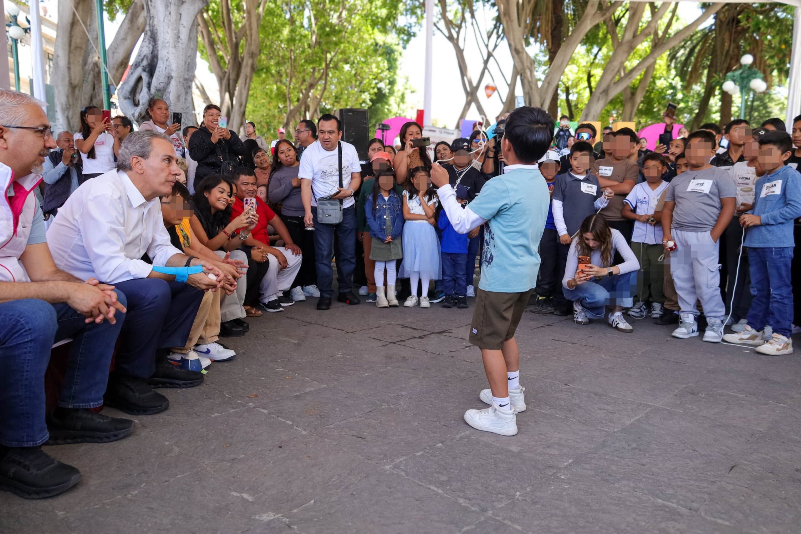 Pepe Chedraui asistió al “Desafío de Trompo 2026” para promover el rescate de los juegos tradicionales