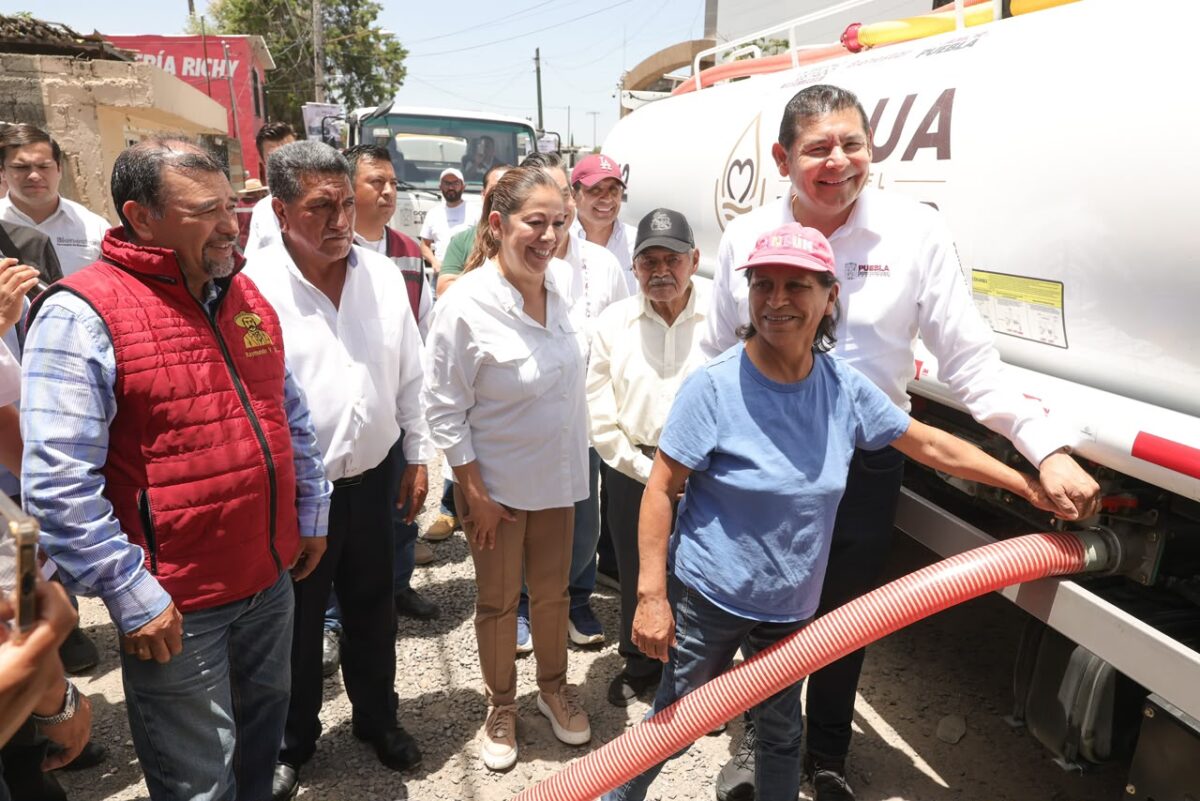 Con Pipas del Bienestar, gobierno estatal garantiza derecho al agua en colonias
