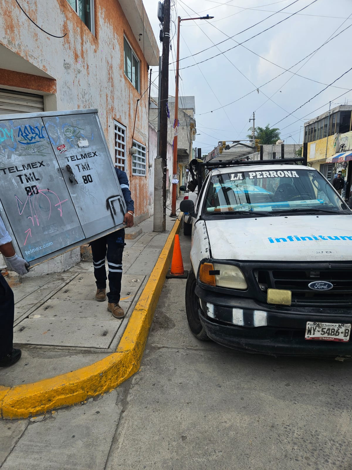 Juan Manuel Alonso coordina con Telmex acciones para mejorar la imagen urbana de Texmelucan