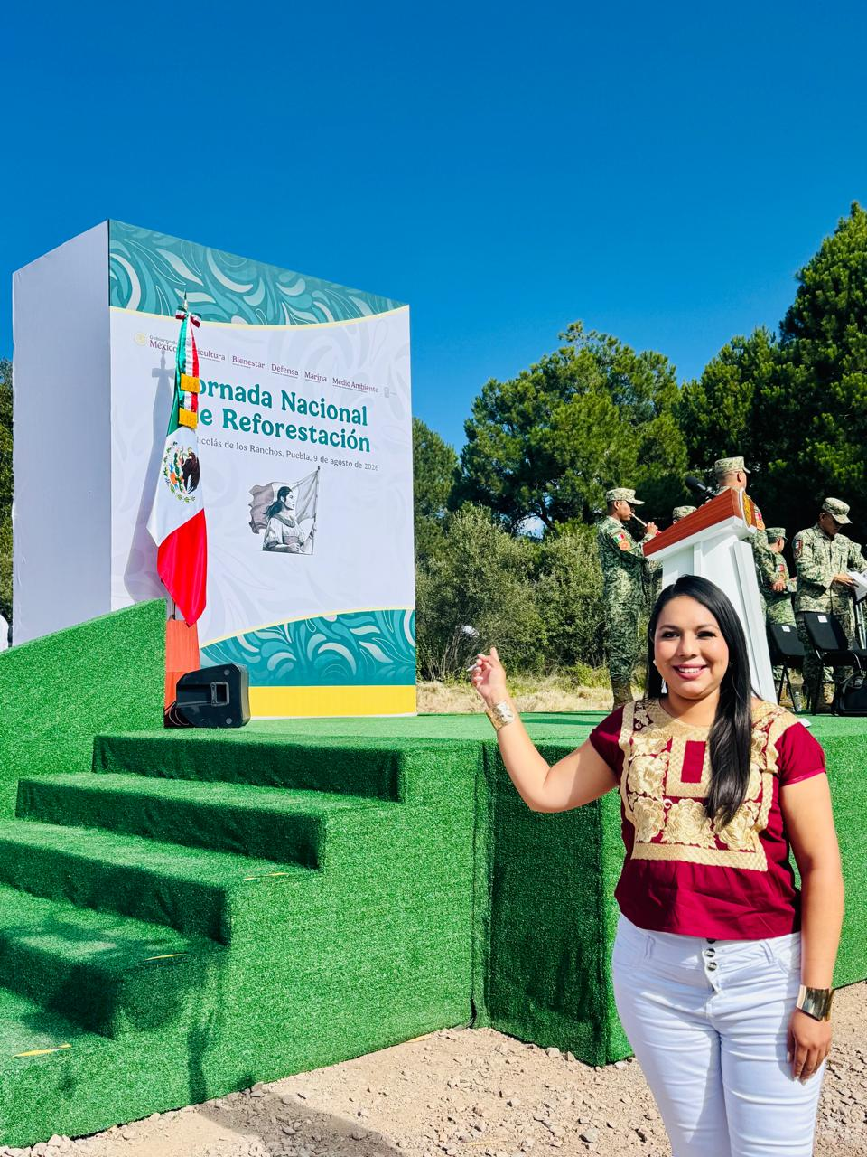 Tonantzin Fernández acompaña a Claudia Sheinbaum en jornada de reforestación en el Izta-Popo