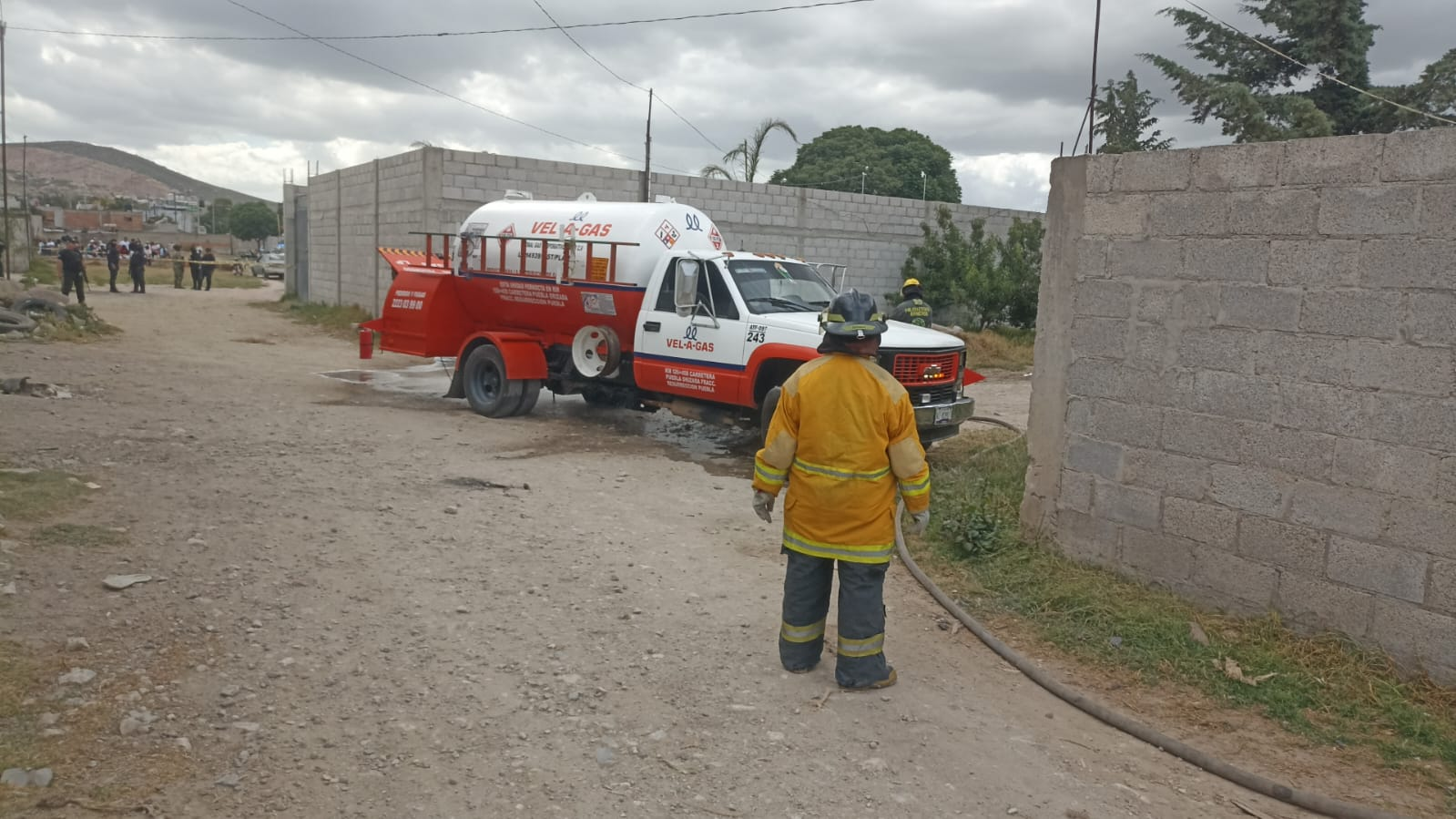 Controlan fuga de gas en autotanque en Tepeaca; no hubo personas lesionadas