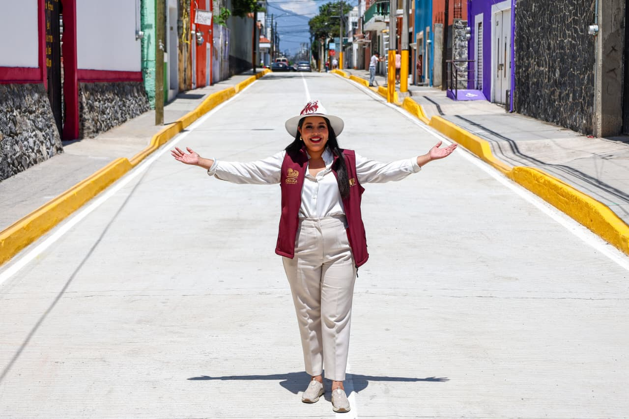Tonantzin Fernández entrega rehabilitación de vialidades en barrios de San Pedro Cholula
