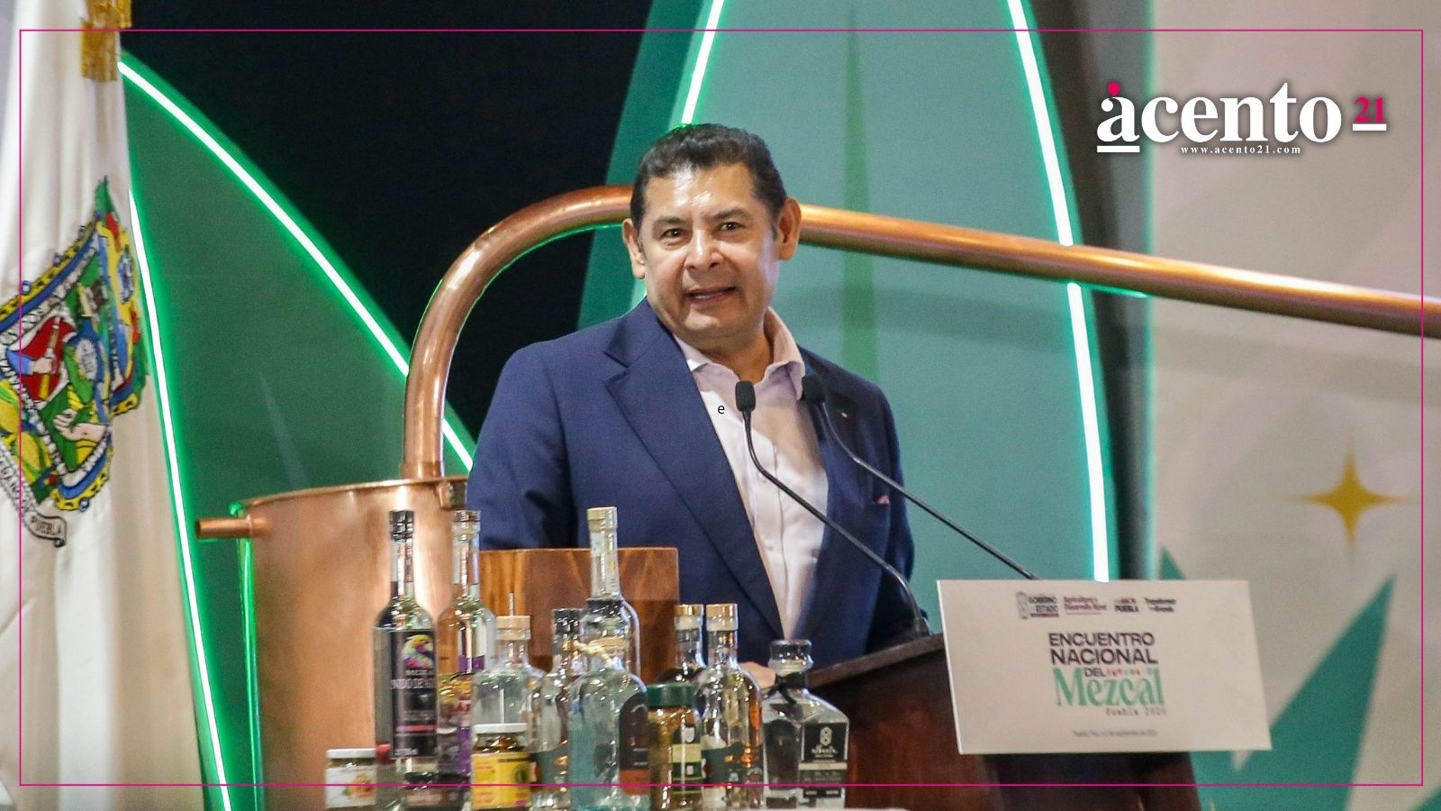 Armenta destaca importancia de fortalecer la industria mezcalera de Puebla