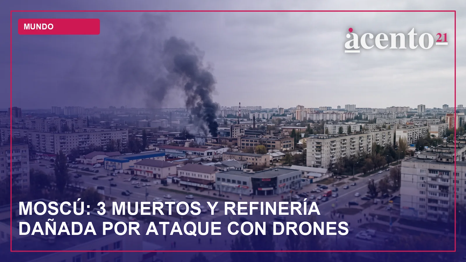 Vista aérea de una ciudad con edificios y una columna de humo a la distancia, sugiriendo un incidente.