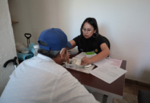 La jornada de audiometrías y consultas se realizó en Casa del Abue con apoyo del Club Rotary Cholula Milenaria. Más de 50 adultos mayores reciben atención auditiva gratuita en San Pedro Cholula