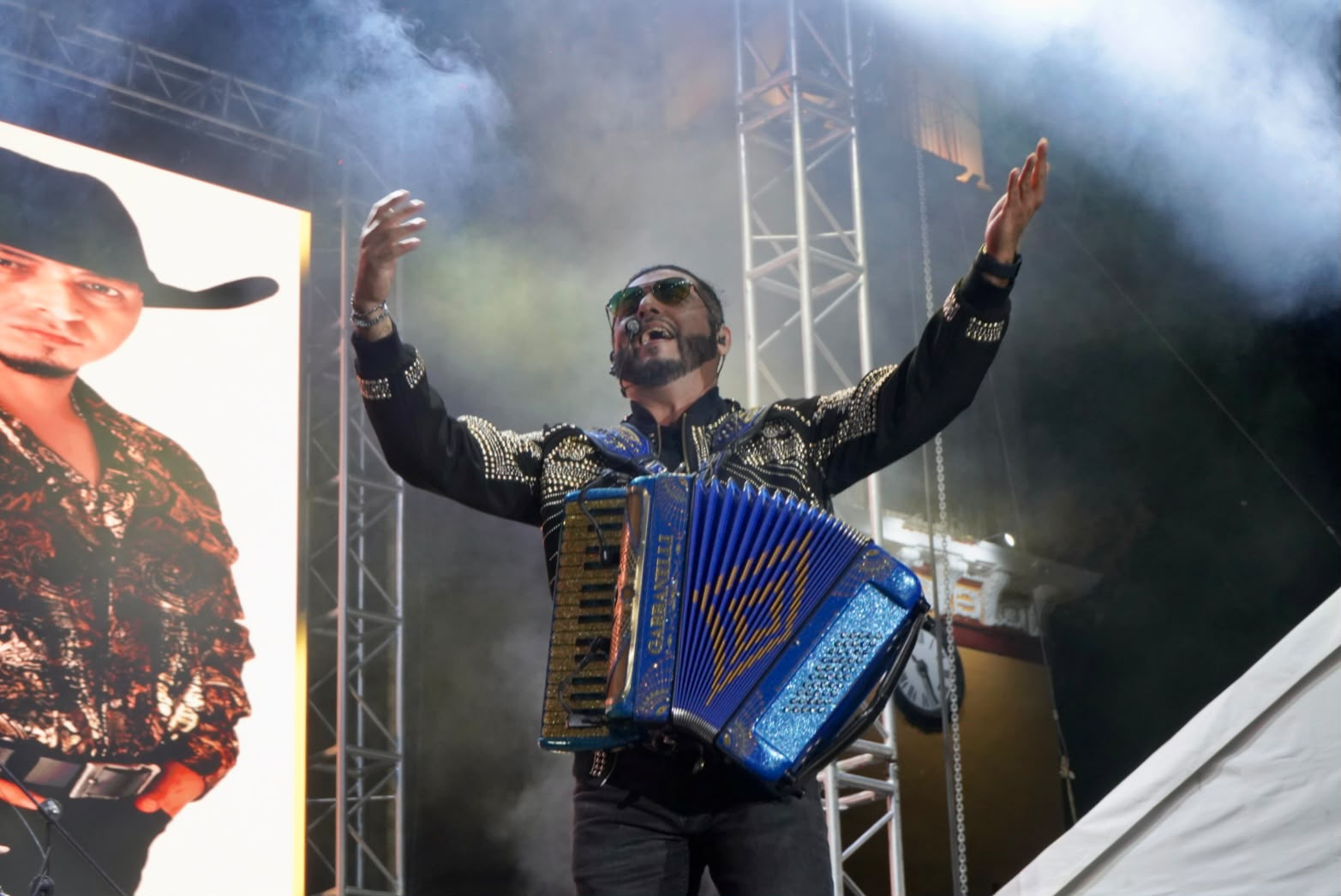 Los Hijos del Pueblo ponen a bailar a miles en la Gran Feria de Cholula
