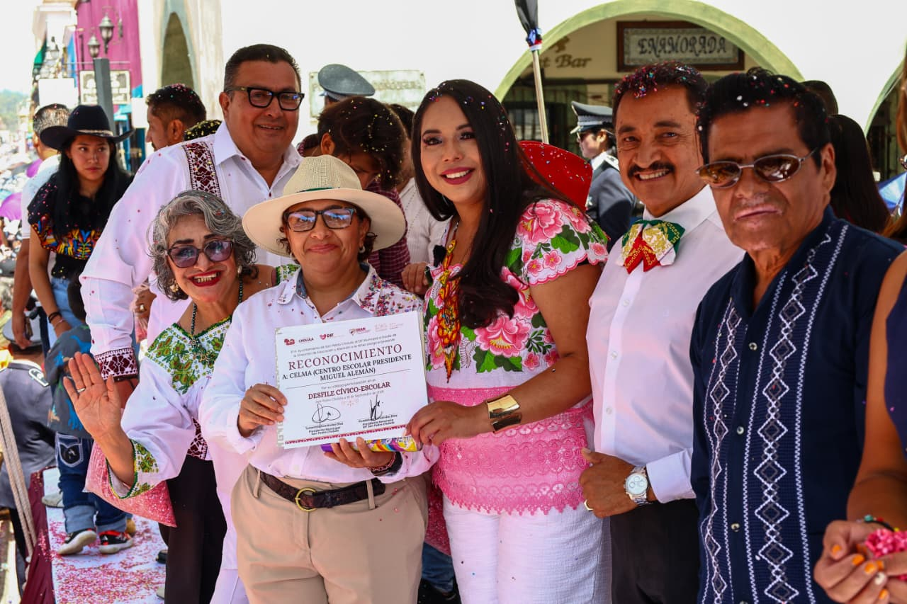 Más de 6 mil personas participan en desfile del 16 de septiembre en San Pedro Cholula