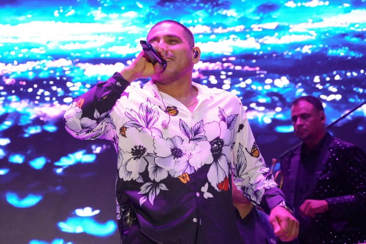 Espinoza Paz reúne a miles en la Feria Patronal de Huejotzingo