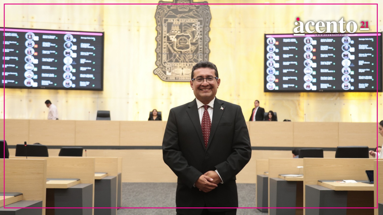 Pavel Gaspar avala que Guadalupe Siyancan dirija Morena en Puebla Sumario: El diputado destacó la experiencia de la morenista en el trabajo territorial y respaldó que una mujer continúe al frente del partido. Sobre las observaciones de la Auditoría a su gestión en San Miguel Xoxtla, prefirió no dar mayores detalles. Guadalupe Juárez Guarneros  El presidente del Congreso de Puebla, Pavel Gaspar Ramírez, consideró acertada la llegada de Guadalupe Siyancan Peregrina Díaz a la dirigencia estatal de Morena, luego de que Olga Romero Garci Crespo dejara el cargo para buscar la candidatura a la presidencia municipal de Tehuacán. El legislador señaló que Siyancan tiene experiencia en el trabajo de campo y se ha mantenido cercana a la ciudadanía, cualidades que, dijo, respaldan su llegada al frente del partido. También consideró que su nombramiento responde al trabajo que ha realizado dentro de Morena y aseguró que cuenta con el respaldo de la fuerza política. En ese sentido, expresó que ve favorable que una mujer siga al frente de la dirigencia estatal. Evita hablar sobre observaciones de la Auditoría Al ser cuestionado sobre las revisiones a la gestión de Siyancan como presidenta municipal de San Miguel Xoxtla, Pavel Gaspar indicó que estará atento al desarrollo del proceso, pero evitó profundizar en el tema. Y es que la Auditoría Superior del Estado de Puebla detectó observaciones por 8.9 millones de pesos relacionados con recursos que no fueron comprobados durante la administración de la ahora dirigente morenista en ese municipio. Sin abundar en estos señalamientos, el diputado mantuvo su respaldo a la designación partidista y reiteró que considera positivo que Morena en Puebla continúe encabezado por una mujer.
