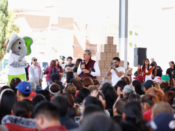 Pepe Chedraui realizó entrega masiva de “Alimentación Imparable” en Agua Santa