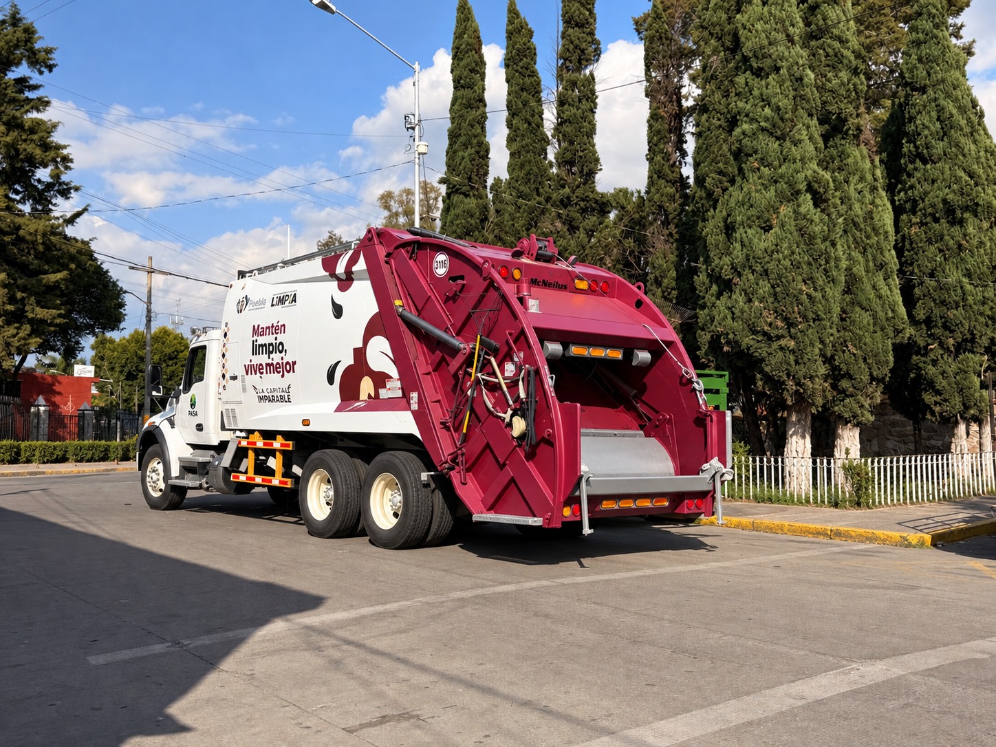 Gobierno de Pepe Chedraui mantiene servicios de limpia durante el Día de Muertos para preservar los espacios públicos