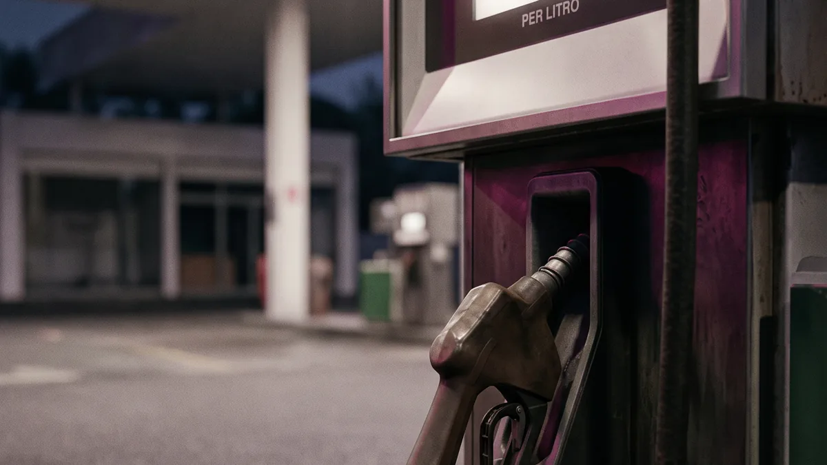 Profeco detecta gasolina Premium sobre 30 pesos el litro Una bomba de gasolina Premium en una estación de servicio en México